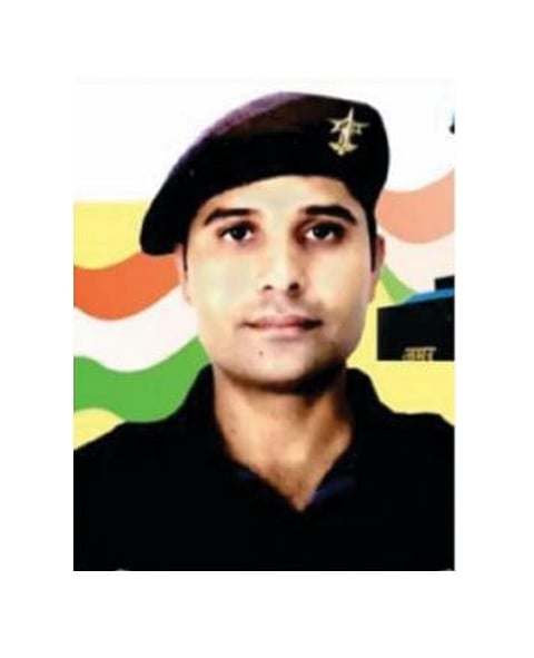 नगर : मेजर बाबासाहेब चौधर शहीद ; निपाणी जळगावात शासकीय इतमामात अंत्यसंकार