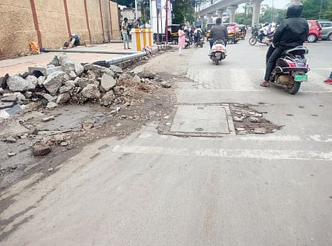 नगर रोड परिसरातील रस्त्यांची लागली वाट !