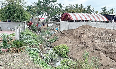 अहमदनगर : ओढ्यांवरील पाईप तसेच; ‘स्थायी’चे आश्वासन पाण्यात!