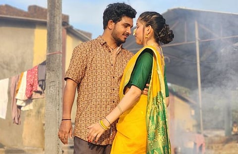 मला नऊवारी साडी पाहिजे गाणे