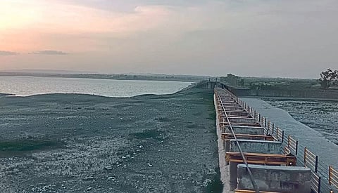 जेजुरी : नाझरे धरणात उपयुक्त पाणीसाठा शून्य टक्के