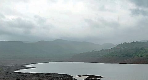 वेल्हे : धरणांमध्ये गतवर्षीपेक्षा दहा टक्के कमी पाणी; अल्प पावसाने चिंता कायम