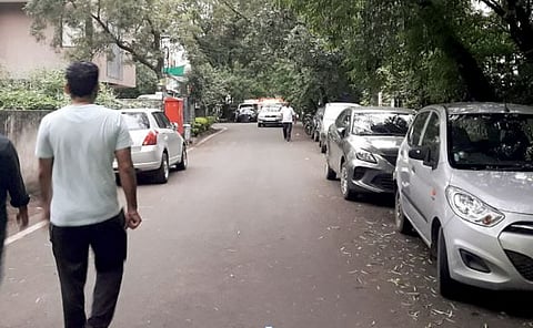 पुणे : पार्किंगच्या जागेवर व्यावसायिकांचा खो