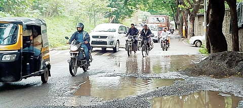पावसामुळे रस्त्यांची बिकट अवस्था ! हडपसर परिसरात स्थिती