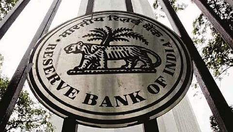 RBI चा ICICI आणि कोटक महिंद्रा बँकेला दणका, काय आहे कारण?