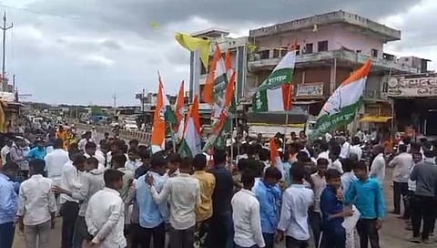 Hingoli News: सेनगाव येथील काँग्रेसच्या आंदोलनासाठी महाविद्यालयीन विद्यार्थ्यांचा वापर