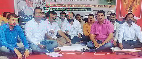 मुंबई येथे पाचव्या दिवशीही उपोषण सुरूच; पाण्यासाठी शेतकरी आक्रमक