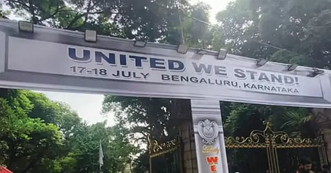 बंगळूर येथे विराेधी पक्षांच्या बैठकीची जय्यत तयारी सुरु आहे.