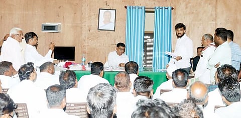 नगर : कांदा अनुदान, पीक विम्यासाठी वेठीस धरू नका : विवेक कोल्हे