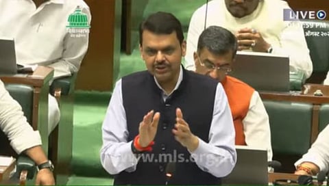 “त्यांची चिठ्ठी नेमकी कुठे अडते…” : फडणवीसांची विधानसभेत जोरदार ‘टोलेबाजी’