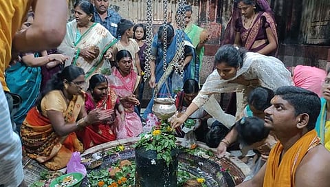 Parli Vaijnath: हजारो शिवभक्तांनी घेतले प्रभू वैजनाथांचे दर्शन