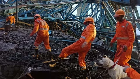 Samruddhi Mahamarg Accident : पावसाची रिपरिप… कीर्र अंधारात मदतीसाठी सरसावले शेकडो हात