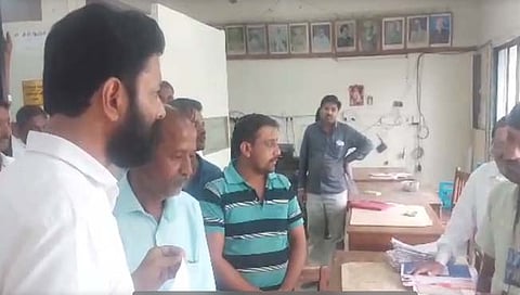 सांगली : भूमी अभिलेखच्या कर्मचा-यांना ठाकरे गटाकडून मारहाण
