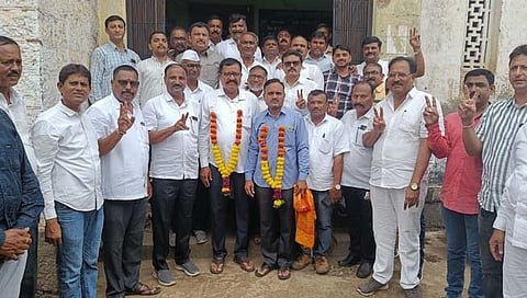 धुळे: साक्री शेतकरी संघाच्या अध्यक्षपदी शिरीष सोनवणे, उपाध्यक्षपदी प्रदीपकुमार नांद्रे