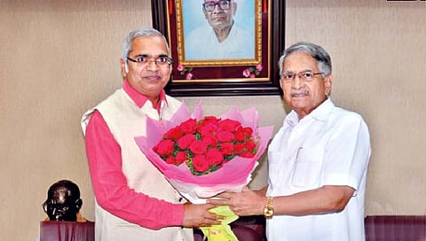 शिकागो सर्वधर्म परिषदेस प्रा. नामदेवराव जाधव निमंत्रित