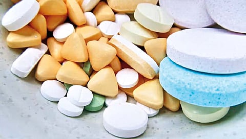 Generic drug : जेनेरिक औषधांचीच चिठ्ठी लिहिण्याचे निर्बंध तूर्त स्थगित!