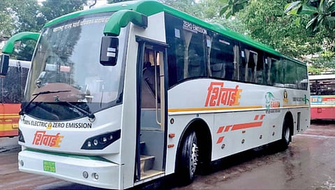 कोल्हापूर-पुणे मार्गावर आजपासून इलेक्ट्रिक बस; एसटीच्या ताफ्यात चार ‘शिवाई’ बस दाखल