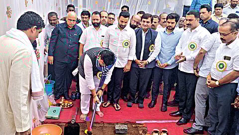 मोठा उद्योग आणण्यासाठी एकत्र या : उद्योगमंत्री सामंत