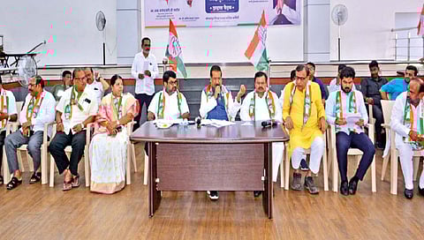 कोल्हापूर लोकसभेच्या मतपत्रिकेवर ‘हात’ दिसावा