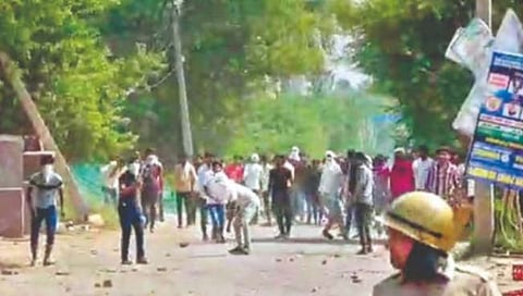 Haryana Violence : नूहमध्ये व्हॉईस कॉल वगळता इंटरनेट सेवा, बल्क एसएमएस आणि सर्व डोंगल सेवा 8 ऑगस्टपर्यंत बंद