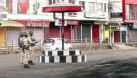 मणिपुरातील संचारबंदी काही प्रमाणात शिथिल