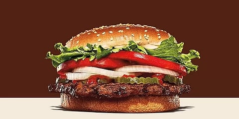 जाहिरातीत बर्गर दाखवला माेठा, विक्रीवेळी झाला छाेटा! न्यायालय म्हणाले, ‘बर्गर किंग’ हाजीर हो…