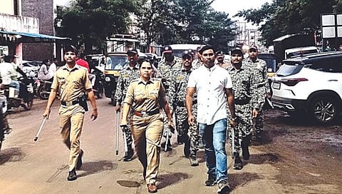 सिडको : येथे पायी पेट्रोलिंग करताना पोलिस आयुक्त मोनिका राऊत.