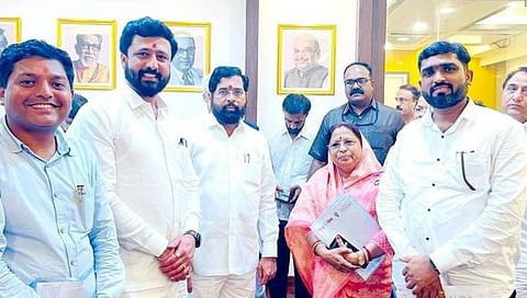 धुळे : साक्रीतील विविध प्रलंबित प्रश्नांबाबत आ. गावितांनी घेतली मुख्यमंत्र्यांची भेट