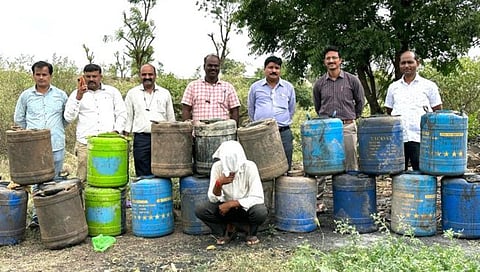 नाशिक : उसवाडला गावठी दारूचा अड्डा उद्ध्वस्त