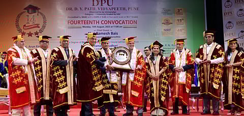 भारत पुन्हा एकदा विश्वगुरू बनेल; डॉ. डी. वाय. पाटील विद्यापीठाच्या पदवी प्रदान सोहळ्यात राज्यपाल बैस यांचे प्रतिपादन