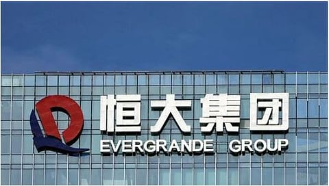 चीनमध्ये मंदीचे वारे; सर्वांत बलाढ्य बांधकाम कंपनी दिवाळखोरीत | Evergrande files for bankruptcy