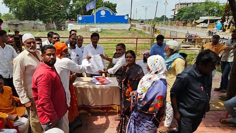 जालना : आष्टीच्या ग्रामसभेत पाणीप्रश्न पेटला; पाण्यासाठी नागरिकांनाची भटकंती