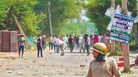 हरियाणात ‘विहिंप’च्या मिरवणुकीवर दगडफेक