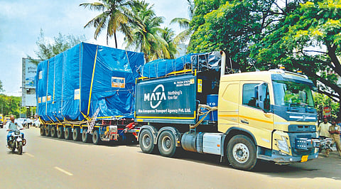 अबब…सांगलीत 98 चाकांचा कंटेनर!