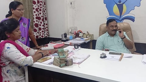 प्राथमिक शाळेचा मान्यता प्रस्ताव रखडल्याने एका संस्था संचालकाचे आंदोलन