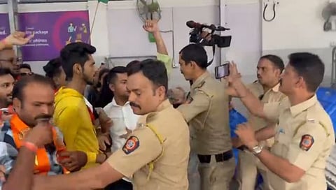 नागपूर : मनसेची ॲमेझॉन कार्यालयात तोडफोड, पाकिस्तानी झेंडे विक्रीचा आरोप