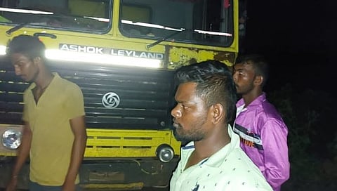 जालना : वाळू माफियांकडून दोन हायवाजप्त, साडेपाच लाखांचा ठोठावला दंड