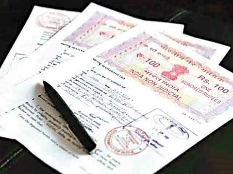 पुणे: बनावट कागदपत्रे तयार करुन नसलेल्या जमिनीतुन कमावले कोट्यवधी रुपये