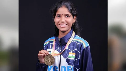 कोल्हापूर : शिंपे येथील सानियाला नेपाळमधील आंतरराष्ट्रीय धावण्याच्या स्पर्धेत सुवर्णपदक
