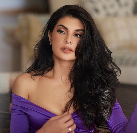 Jacqueline fernandez : जॅकलिनला देश सोडण्यासाठी कोर्टाच्या परवानगीची गरज नाही ; मिळाला दिलासा