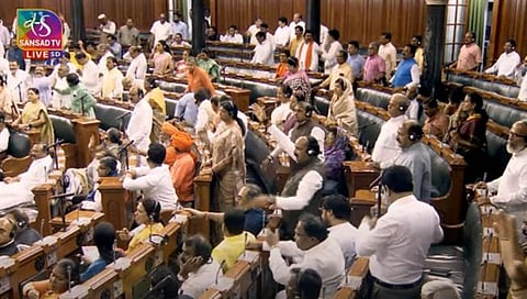 MonsoonSession : लोकसभेचे कामकाज पुन्हा दुपारी २ वाजेपर्यंत तहकूब