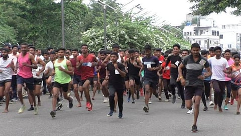 आंतरराष्ट्रीय युवा दिनानिमित्त धुळे येथे मॅरेथॉन स्पर्धां उत्साहात