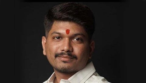 अक्षय ठुबे