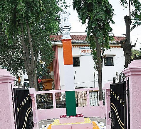 संगमनेरचा अशोक स्तंभ झाला 75 वर्षांचा!