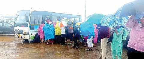 भीमाशंकर येथे भाविक, पर्यटकांची गैरसोय