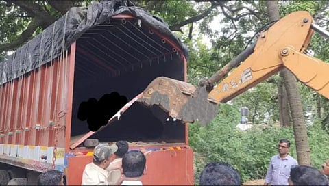 अवैध दारू वाहतुकीसाठी चक्क ‘पुष्पा स्टाईल’चा वापर