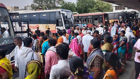 सोलापूर एसटी स्थानक बनले चोरांचे आगार; एसटी स्थानकात प्रवाशांची सुरक्षा वाऱ्यावर, कायमस्वरूपी सुरक्षा यंत्रणाच नाही