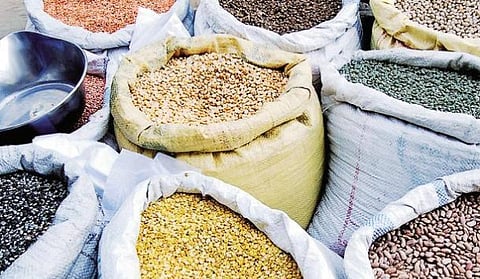 साखर, डाळी, कडधान्ये, बेसन दरात वाढ; गावरान ज्वारी दरात घट