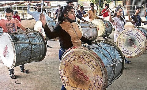 पुणे : केवळ एकाच ढोल पथकाने घेतली परवानगी; मैदानांवरील पथकांना पालिका देणार नोटीस