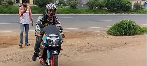रांचीत MS धोनी ‘सुसाट’!, ‘Honda Repsol’ राईडचा व्हिडिओ व्हायरल